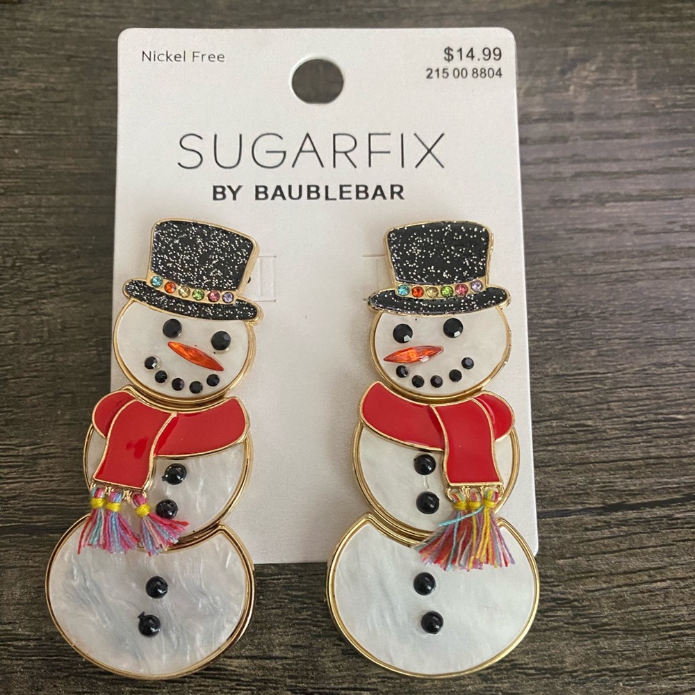 Snowman dangle earrings.